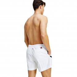  Halblange Badeshorts Farbblock - Weiß - TOMMY HILFIGER UM0UM02055-YBR 