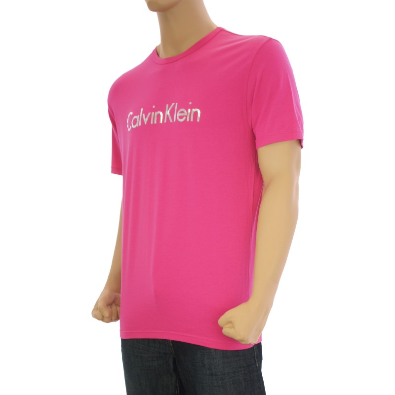 Manches courtes de la marque CALVIN KLEIN - T-shirt Logo Hologramme - Ref : M9453E 28Z Manches courtes de la marque CALVIN KLEIN - T-shirt Logo Hologramme - Ref : M9453E 28Z