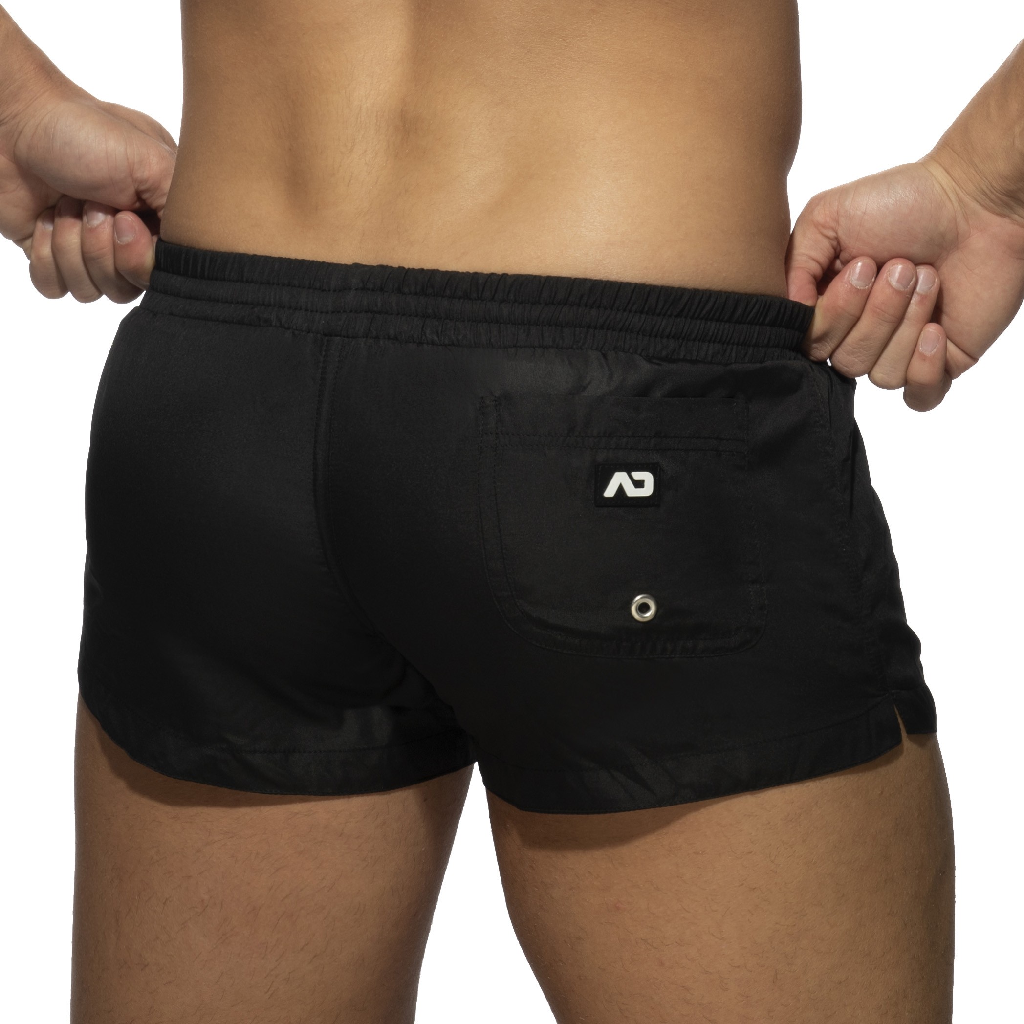 Ce short de bain pour homme est à moins de 20€ alors ne loupez pas le coche